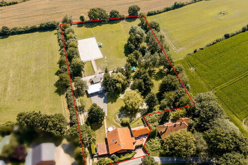 Luftbild - 5 Zimmer Mehrfamilienhaus, Wohnhaus zum Kaufen in Schashagen-Marxdorf