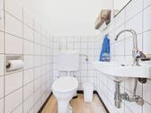 Gäste-WC_Erdgeschoss - 2 Zimmer Terrassenwohnung in Willingen