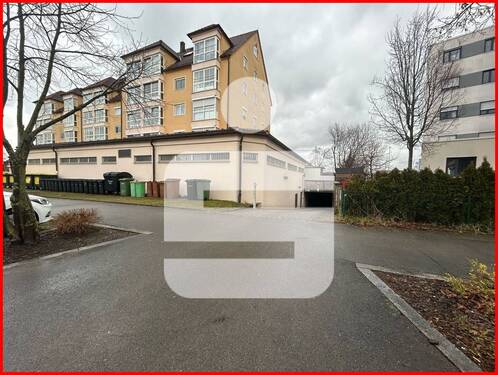 Gebäudekomplex - Tiefgaragenstellplatz in Schwabach