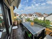 Balkon - Großzügige Dachgeschosswohnung mit Balkon