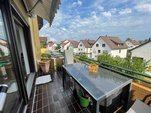 Balkon - Großzügige Dachgeschosswohnung mit Balkon