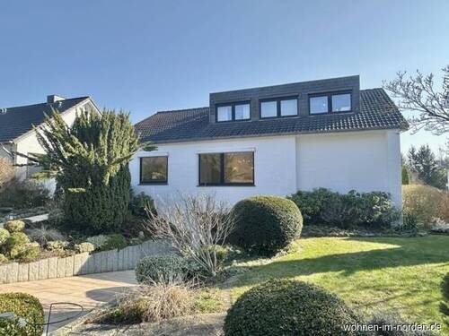 Straßenanischt - 8 Zimmer Einfamilienhaus zum Kaufen in Altenholz