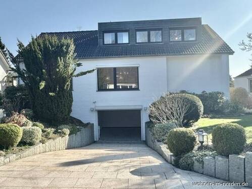 Straßenansicht - 8 Zimmer Einfamilienhaus in Altenholz