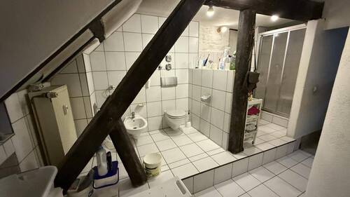 Bad 1.DG - Etagenwohnung mit 171,00 m² in Villingen-Schwenningen zum Kaufen