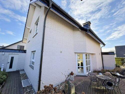 Gartenansicht - 5 Zimmer Einfamilienhaus in Lage