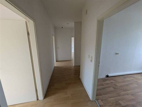 Flur_1 - Etagenwohnung mit 68,20 m&sup2; in Lüdenscheid zur Miete