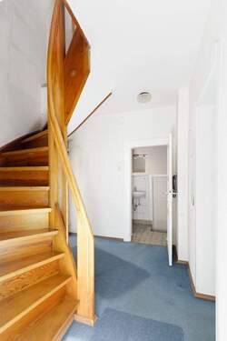  Flür EG - 5 Zimmer Einfamilienhaus in Würzburg