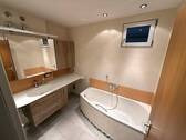Badezimmer-Badewanne - Etagenwohnung mit 112,00 m² in Villingen-Schwenningen zum Kaufen