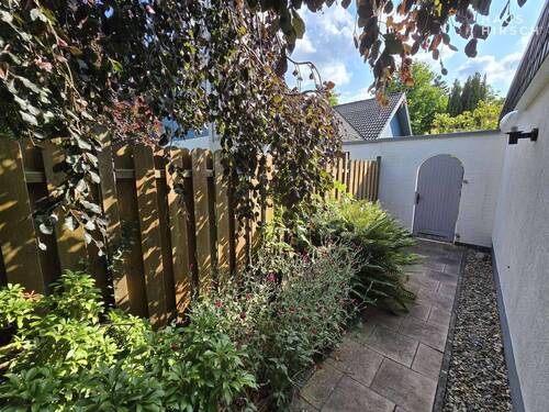 Zugang zum rückwärtigen Garten - 