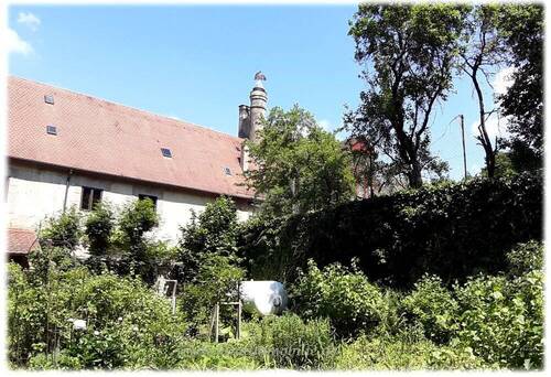 Blick vom Garten zum Gebäude - Mehrfamilienhaus, Wohnhaus mit 205,00 m&sup2; in Weiltingen zum Kaufen