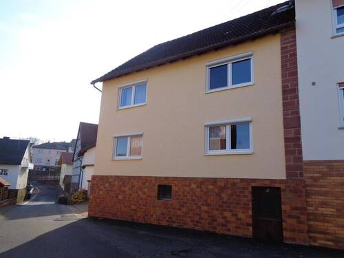 Hausansicht von der Straße - 