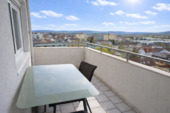 Balkon mit Panoramablick - Helle, gepflegte Wohnung mit Aufzug, Balkon und Panorama-Ausblick