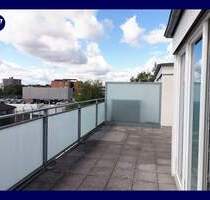 PENTHOUSE-FEELING in Rahlstedt: Panoramafenster & Dachterrasse, moderne Ausstattung, EBK + Aufzug - Hamburg