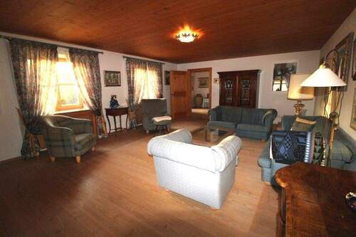 Wohnzimmer - Einfamilienhaus mit 250,00 m&sup2; in Aystetten zur Miete