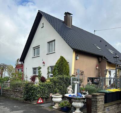 Straßen Front - Traumlage mit unverbaubarem Blick auf den Kölner Dom und das bergische Land !