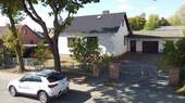 Straßenansicht - Einfamilienhaus mit Wohlfühlcharakter