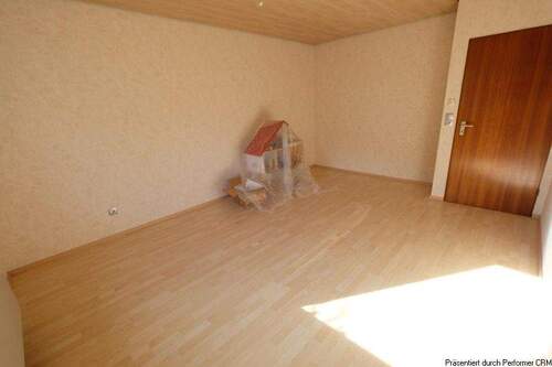 Schlafzimmer mit Schranknische - 