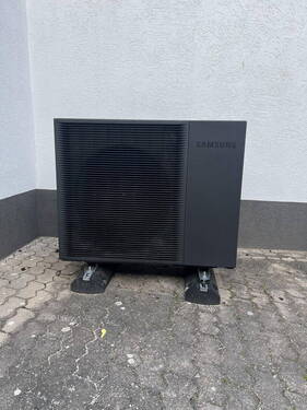 Wärmepumpe (Luft/Wasser) - 6 Zimmer Mehrfamilienhaus, Wohnhaus in Ammerndorf