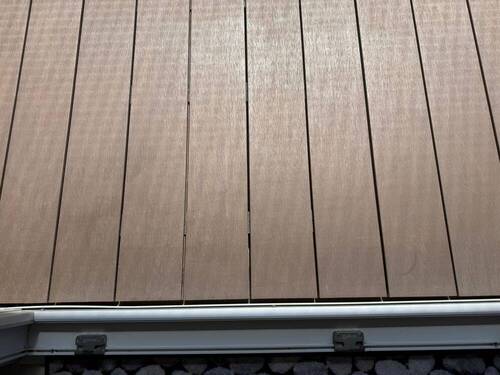 Balkon mit Kunststoffbelag - 