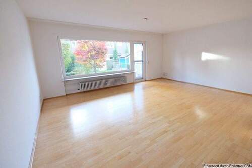 Wohn-Esszimmer mit Blick in den Garten - 4 Zimmer Reihenmittelhaus zum Kaufen in Remseck