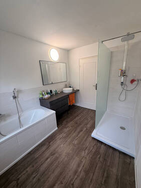 Neues modernisiertes Vollbad - 