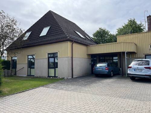 Büro-/Praxis-/Wohnhaus - 1 Zimmer Mehrfamilienhaus, Wohnhaus zum Kaufen in Usingen