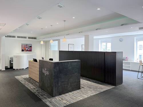 Rezeptionist.jpg - Büro in München