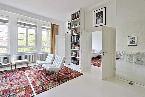 Weitere Ansicht Wohnbereich mit Blick ins Schlafzimmer - 