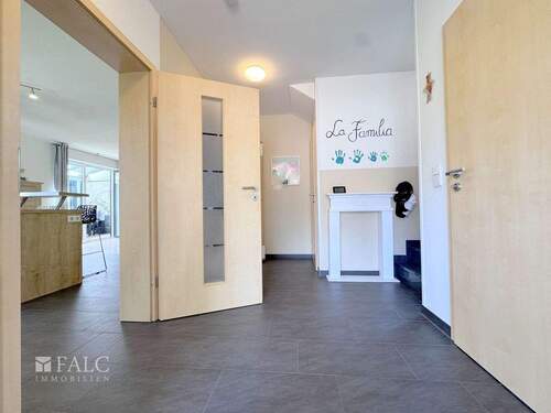 Flur - 5 Zimmer Etagenwohnung zum Kaufen in Bonn