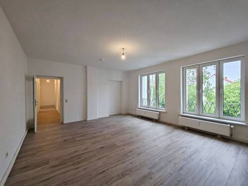 Hausansicht - 4 Zimmer Etagenwohnung zur Miete in Zeitz