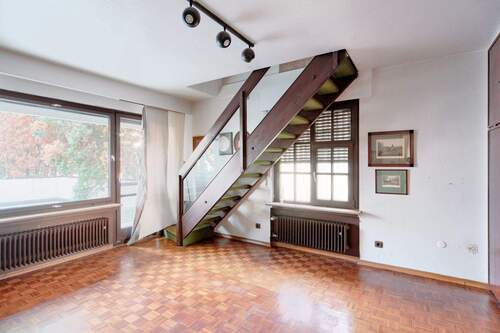 mit Aufgang ins DG - 