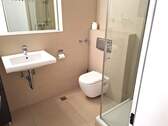 Badezimmer mit Dusche - 