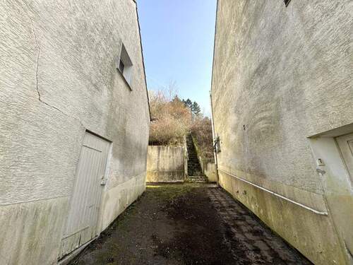 Zufahrt in den Hof - 