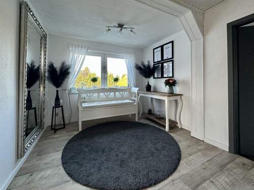 Flur DG - 1 Zimmer Einfamilienhaus zum Kaufen in Kaltenkirchen