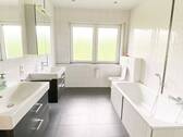... mit Wanne und Dusche - 