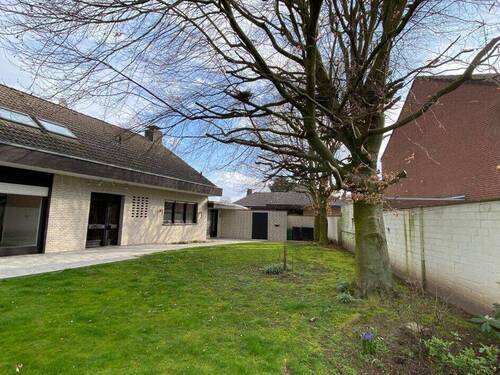 ... auf 776 m² Grundstück - 5 Zimmer Einfamilienhaus zur Miete in Geldern