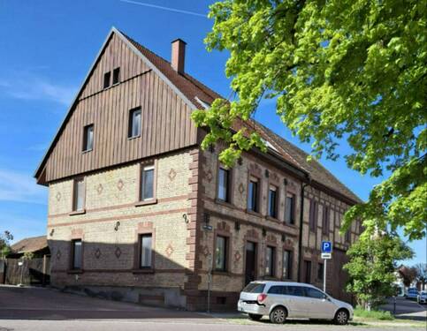Adlerstr. 9 Kieselbronn - Kieselbronn- Freist. Mehrfamilienhaus mit Nebengebäuden bietet viele Wohnideen!!