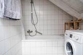 Badezimmer mit Wanne - 