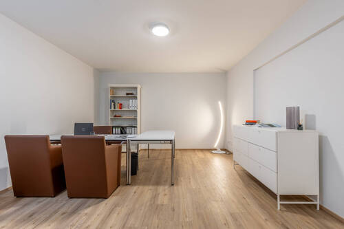 Multifunktionsraum - Platz für Ihre Kreativität Souterrain-Apartment im Neubau-Erstbezug