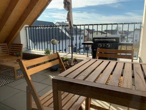 Dachterrasse - **Herrliche 4 Zi.-DG-Wohnung mit Dachterrasse + 2 Stpl. in toller Wohnlage Goldach (S8)**