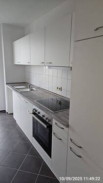 Neue Einbauküche - 3 Zimmer Etagenwohnung zur Miete in Magdeburg