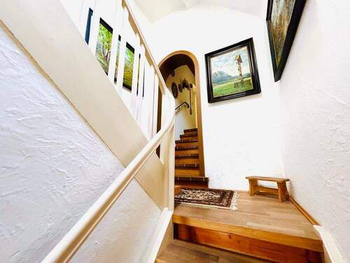 Der Treppenaufgang in Ihrem vorderen Haus(teil) - 