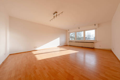 1.OG li. Wohnzimmer - 