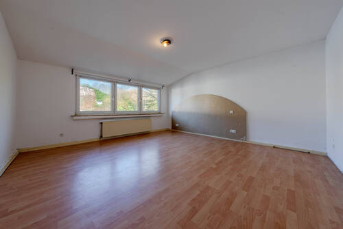 1.OG li. Schlafzimmer - 