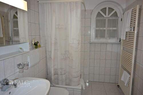 Zimmer-Badezimmer- - 