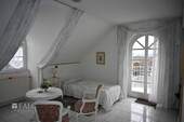 DachgeschossZimmer- - 