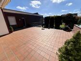 und Zugang zur Garage - 
