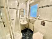 Kinderbad mit Dusche - 