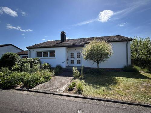 26-CS-232 - Bungalow mit Garage und Garten in ruhiger Lage von Homburg-Bruchhof
