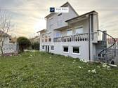 Hausansicht Süd - * Großes Zweifamilienhaus mit schönem Garten *